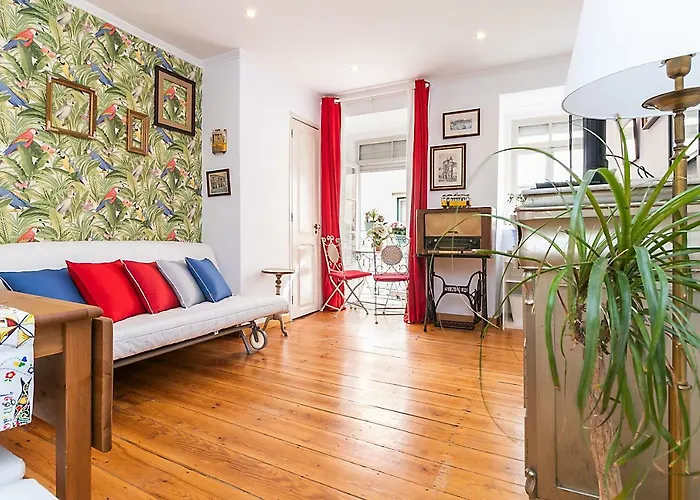 Romantic El Corte Ingles Apartment